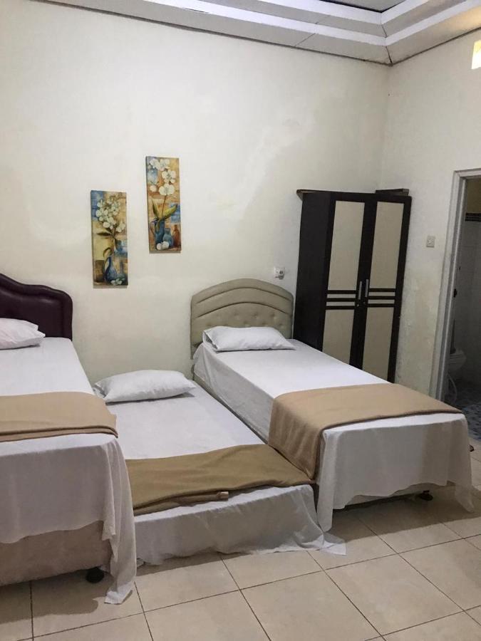 Villa & Guest House Batu Indah Luaran gambar